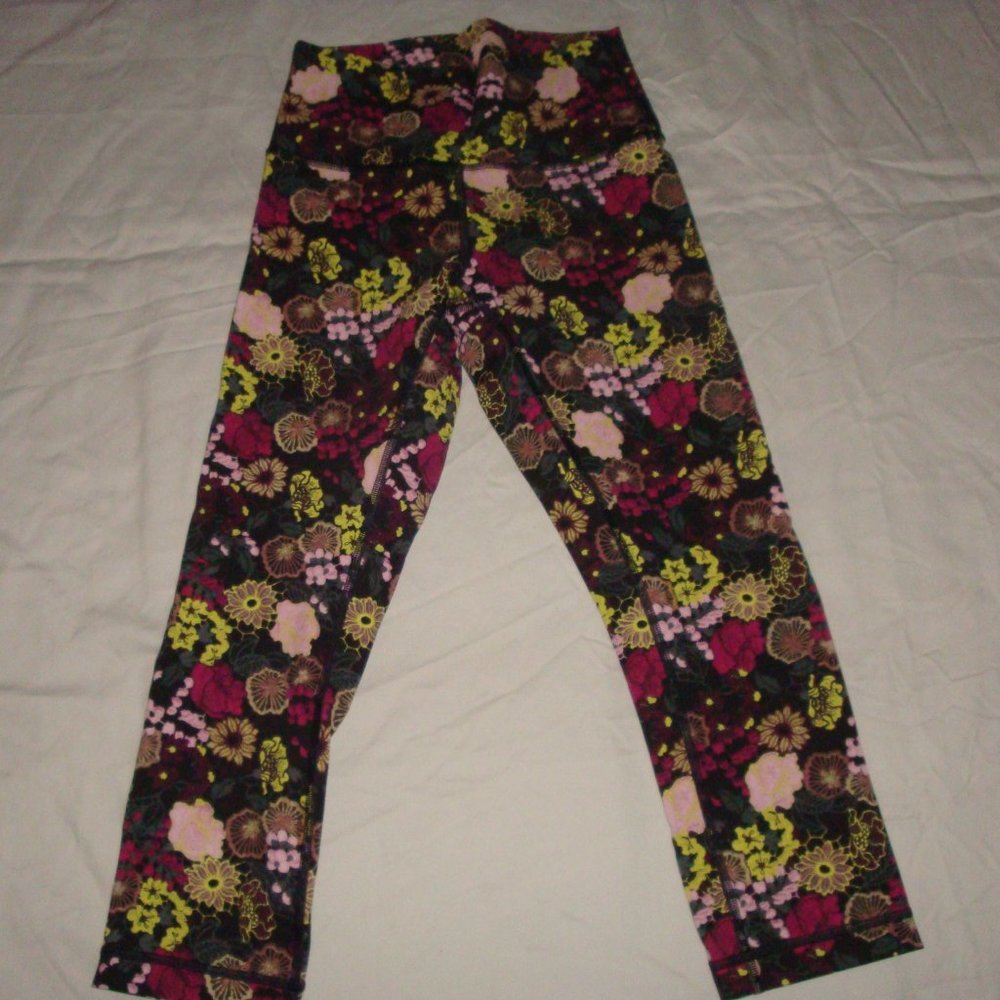 Lululemon Wunder Unders, Size 4 - image 2